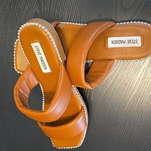 Steve Madden Tan Slide Sandals with Silver Accents Size 8 (Jennifer # 6)